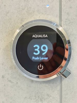 Shower room- click for photo gallery